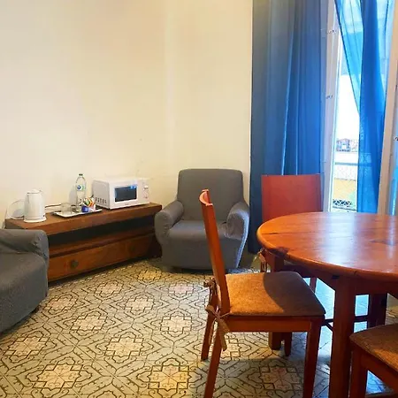 In La Petxina In Shared Homestay *